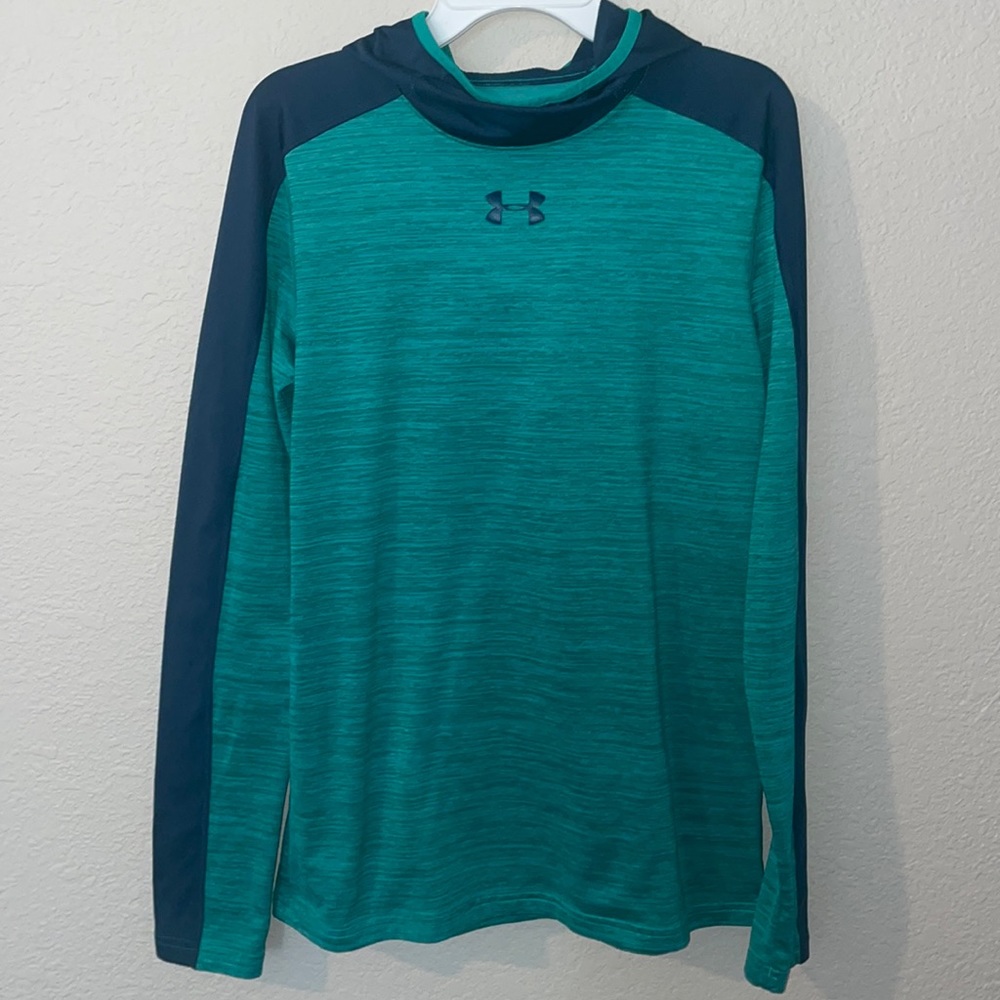 Under Armour Fitted Long Sleeve Size Youth XL